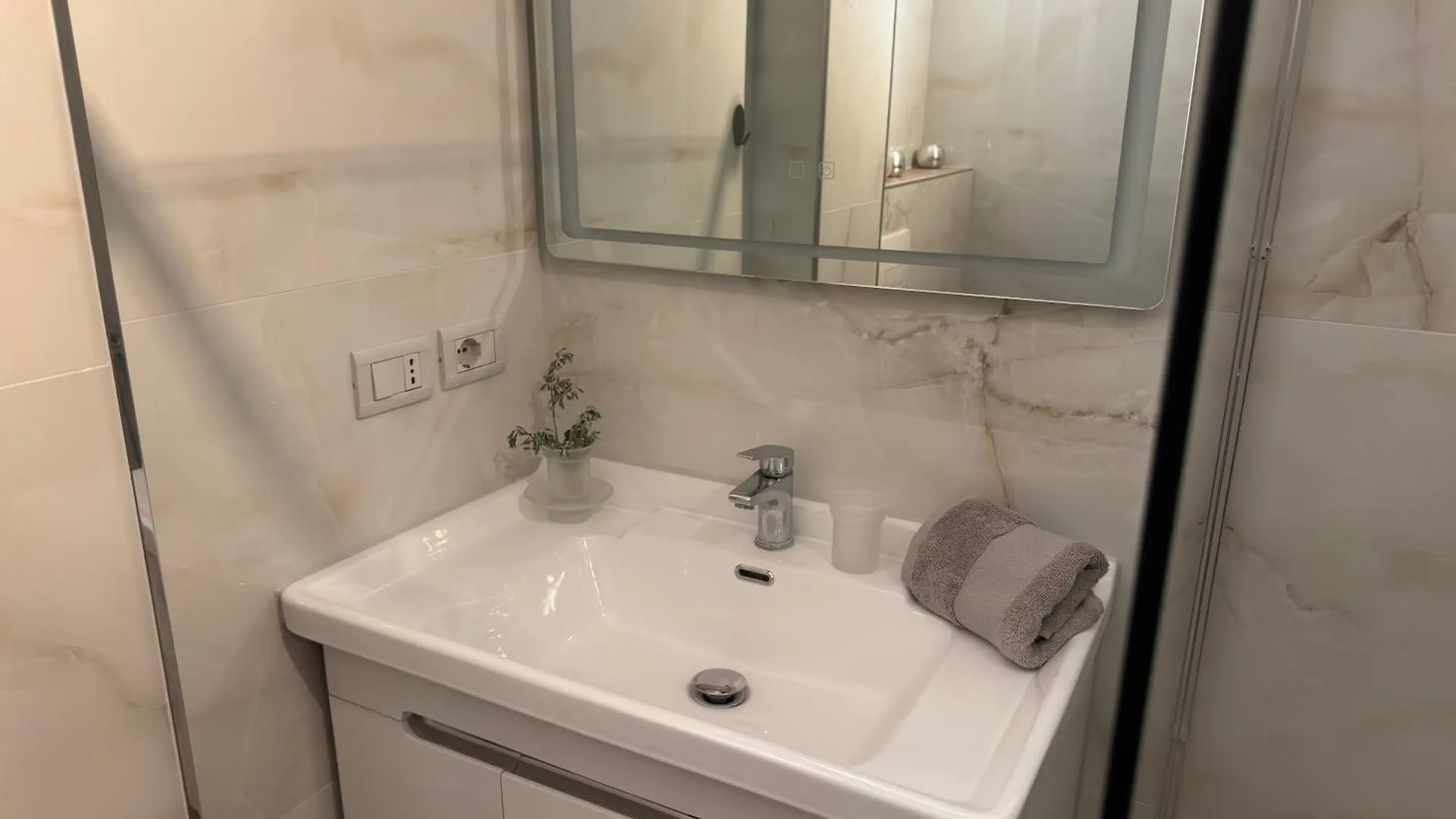 Andi Seaview Apartments Vlore