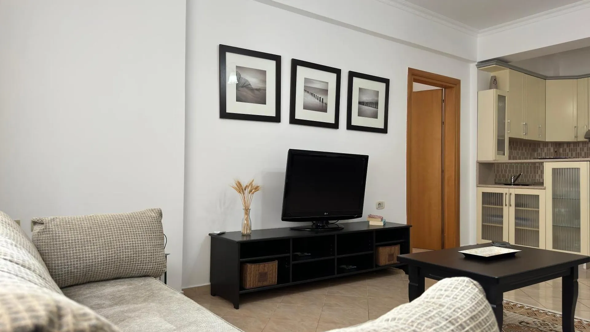 Andi Seaview Apartments Vlore
