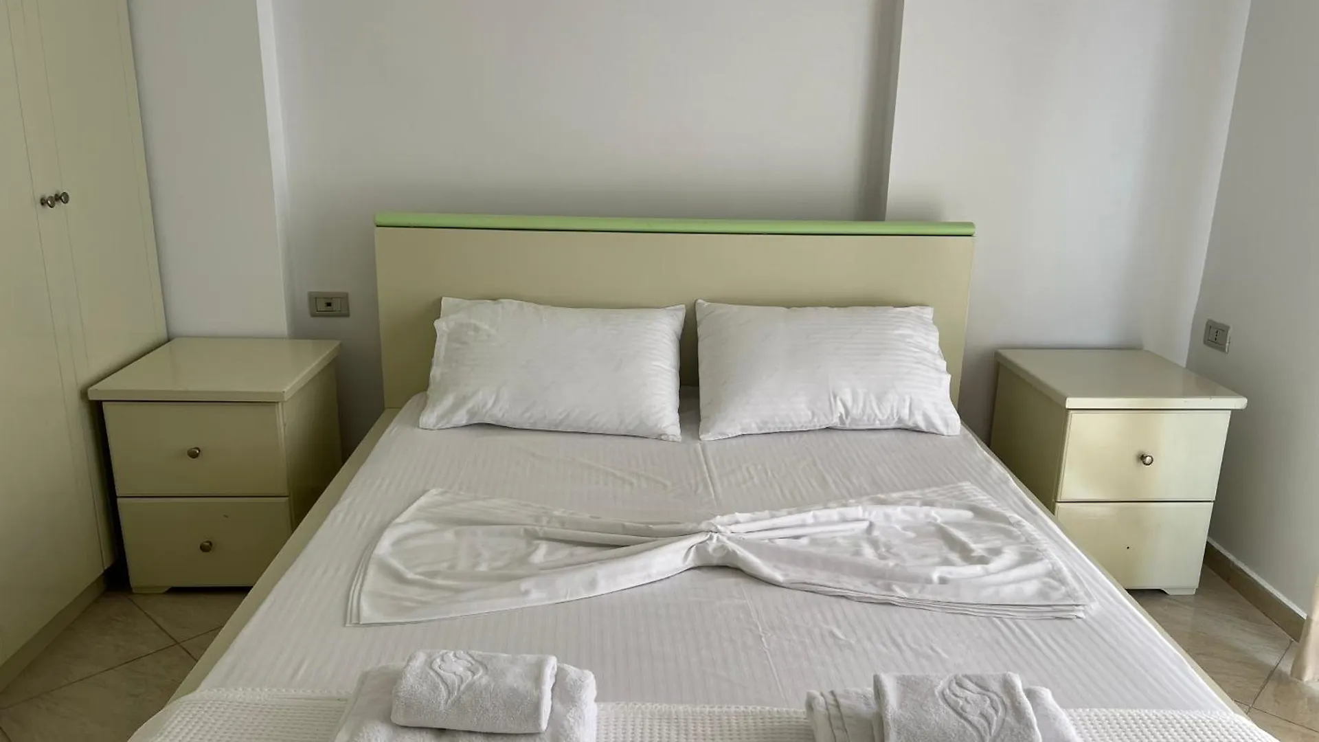 Andi Seaview Apartments Vlore